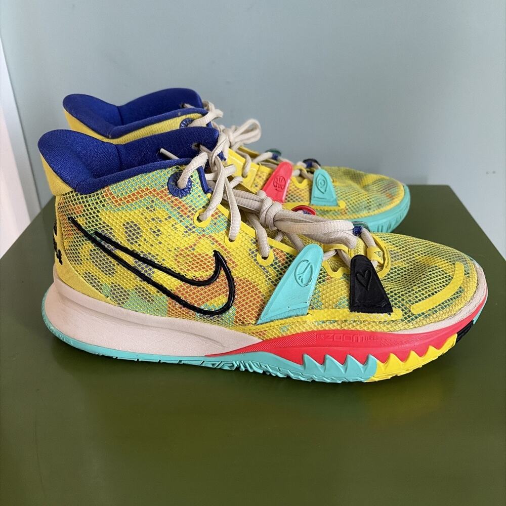 Nike Kyrie 7 EP 1 World 1 People Mens Size 8 Yellow Basketball Shoes Sneakers